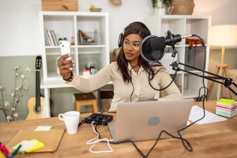 From Side Hustle to Full-Time Gig: Turning Passion into Profit